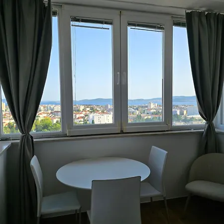 Apartment Kiki With A Sea View, Free Wifi, For 2 Persons Zadar