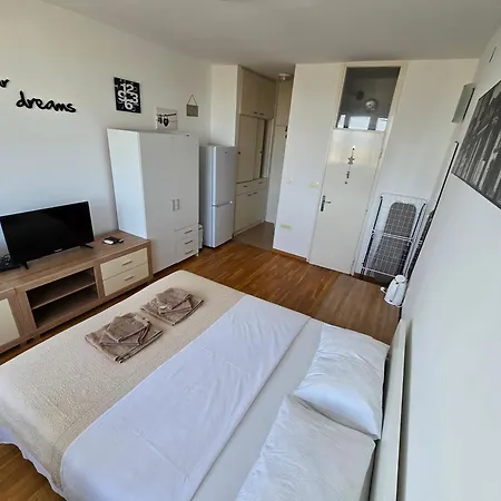 Apartment Kiki With A Sea View, Free Wifi, For 2 Persons *