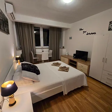 Kiki With A Sea View, Free Wifi, For 2 Persons アパート ザダル
